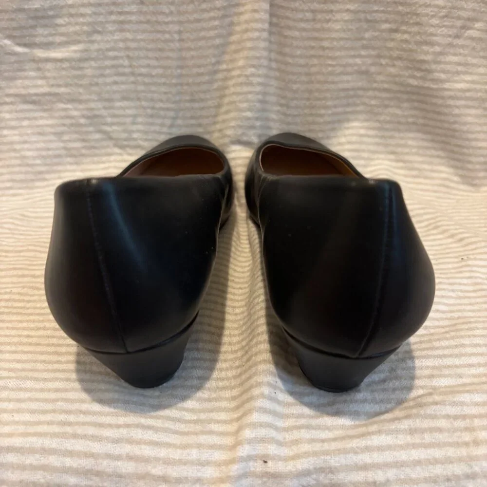 NWOT! Journee Collection Heels - Picture 3 of 5